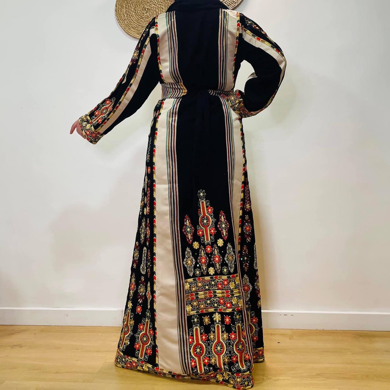 Malaka Thobe with Tradtional Color