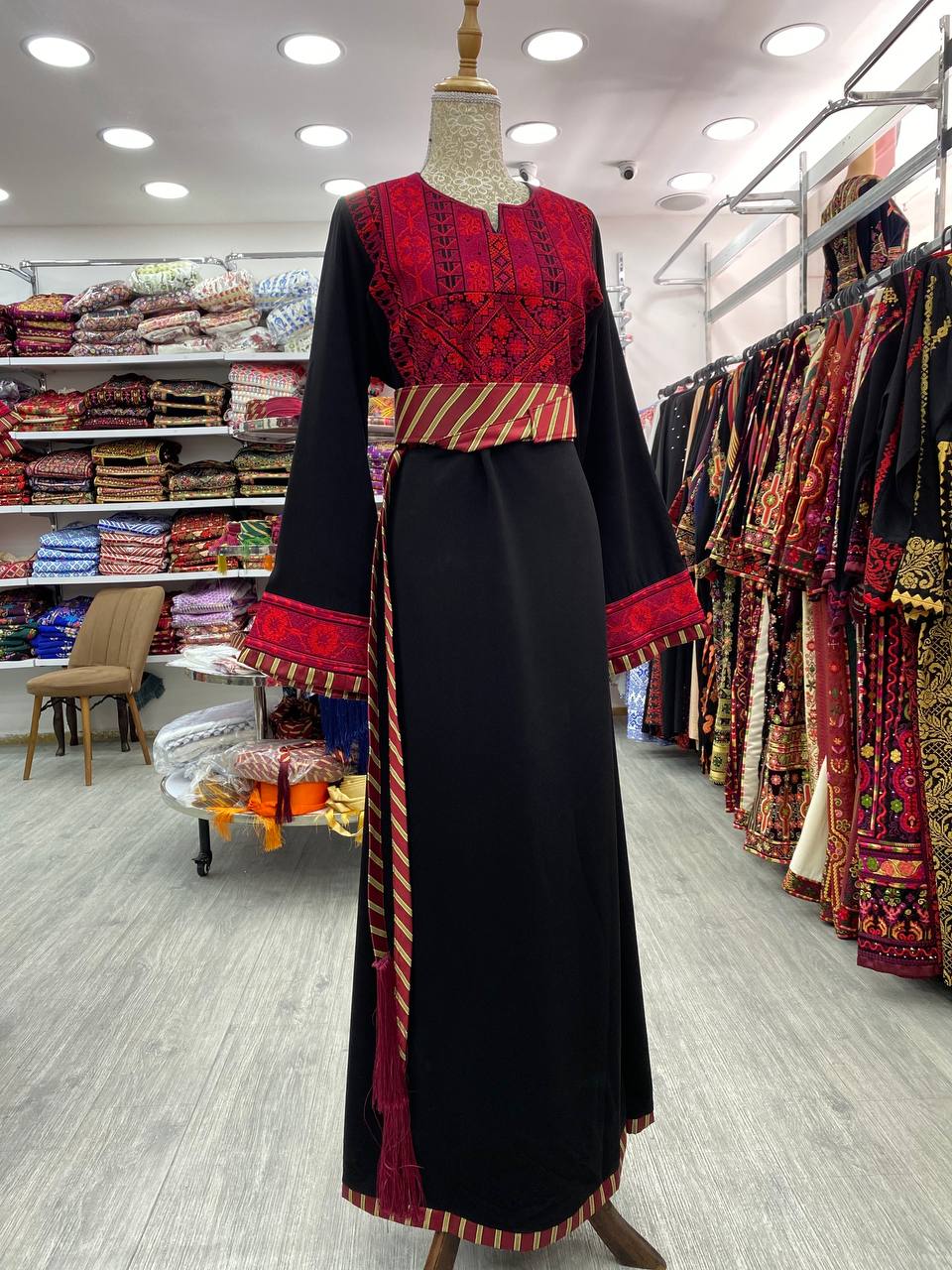 Nouveau Thobe exclusif à broderie simple marron
