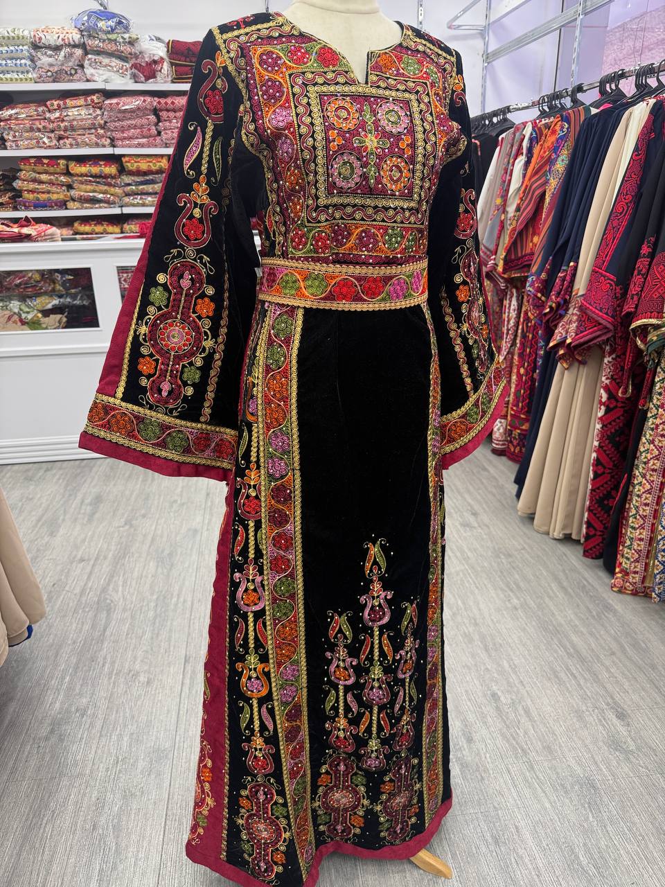 Malaka Velvet Thobe