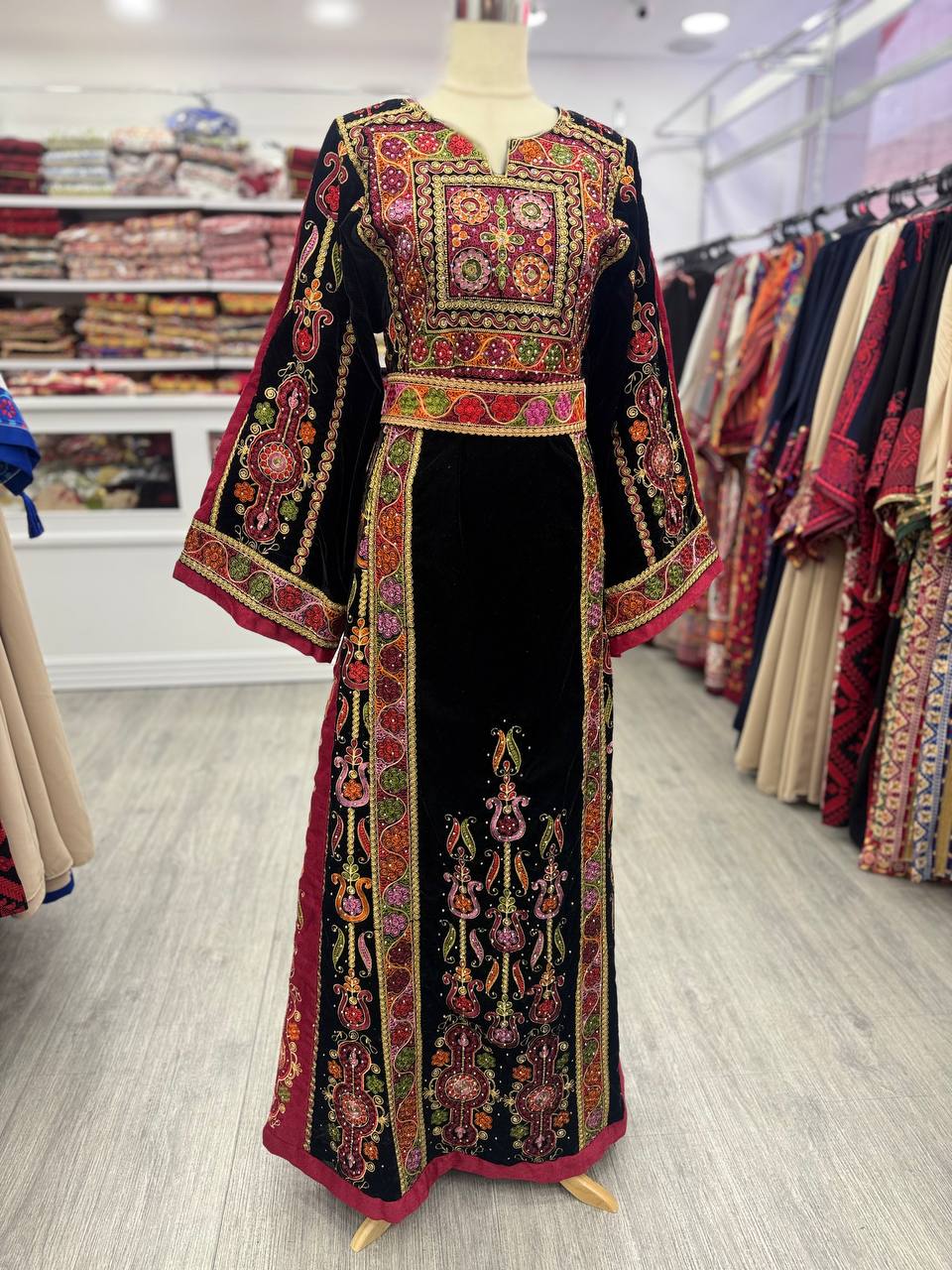 Malaka Velvet Thobe