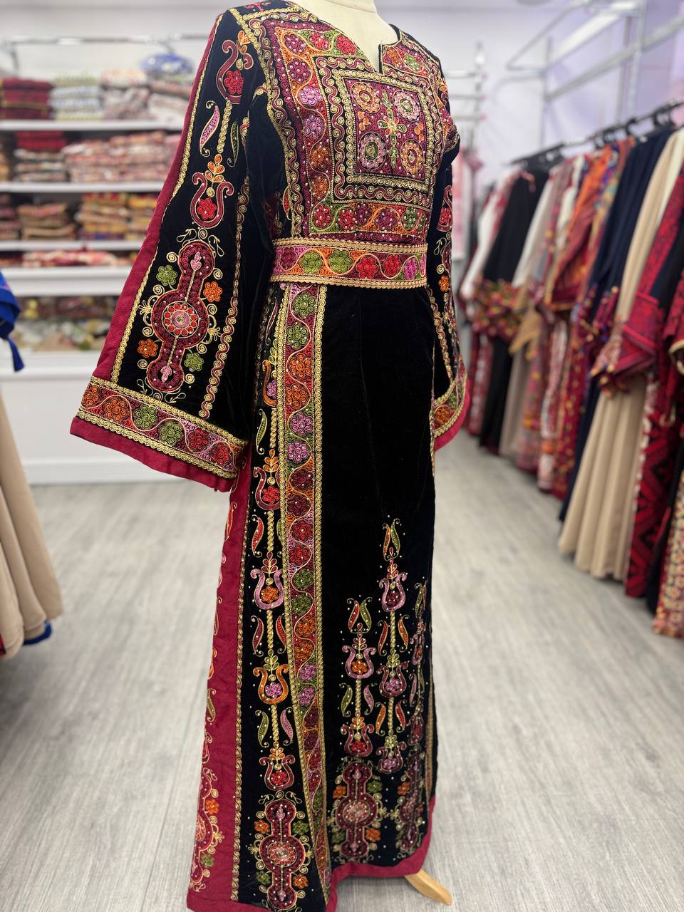 Malaka Velvet Thobe