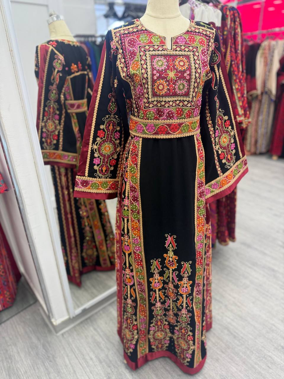 Black malka thoub