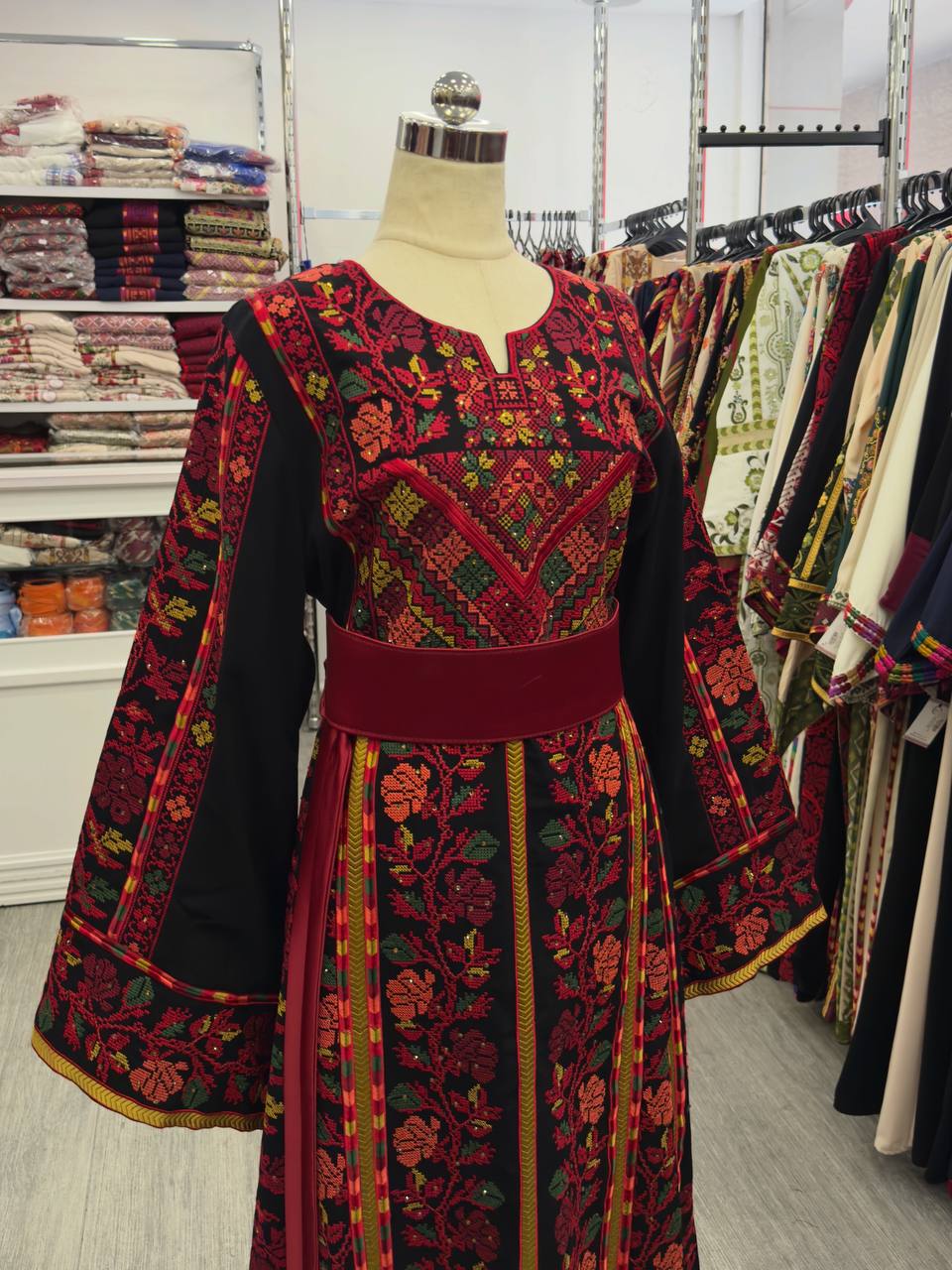 New Black Floral Tradtional Thobe