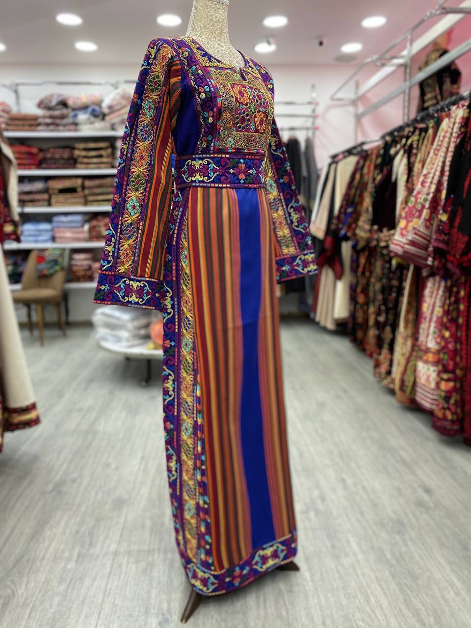 New Majdalawi Thobe 2024 With Kassab Hanoon Embroidery New Majdalawi Thobe 2024 With Kassab Hanoon Embroidery