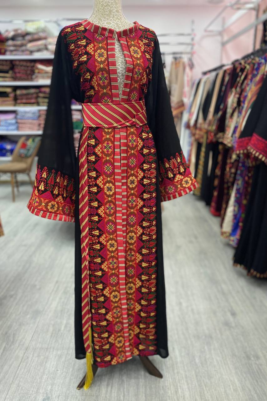 Cardigan with distinctive embroidery kashmeer in Traditional colors